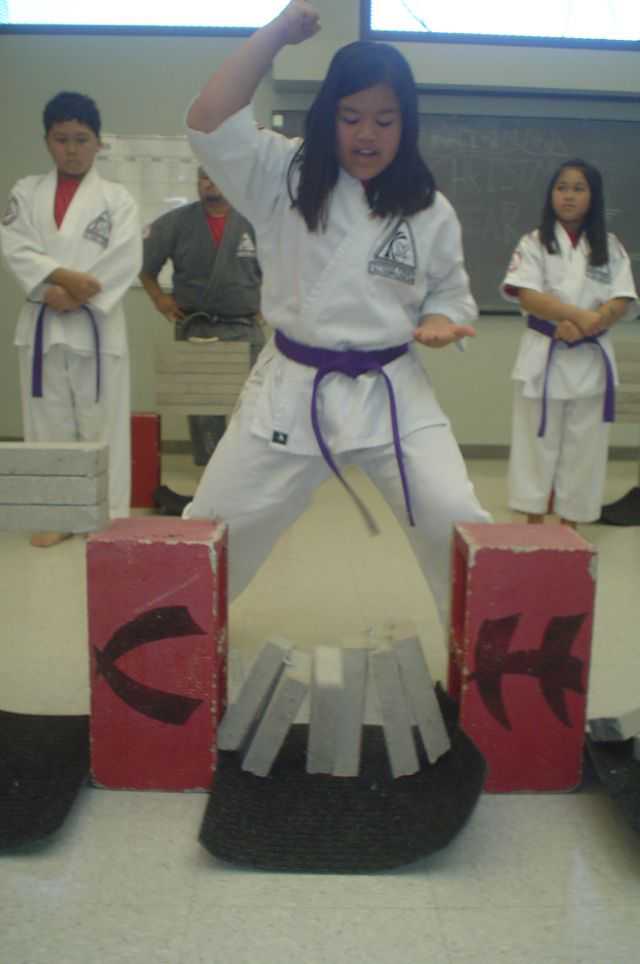 2008Breaking-002