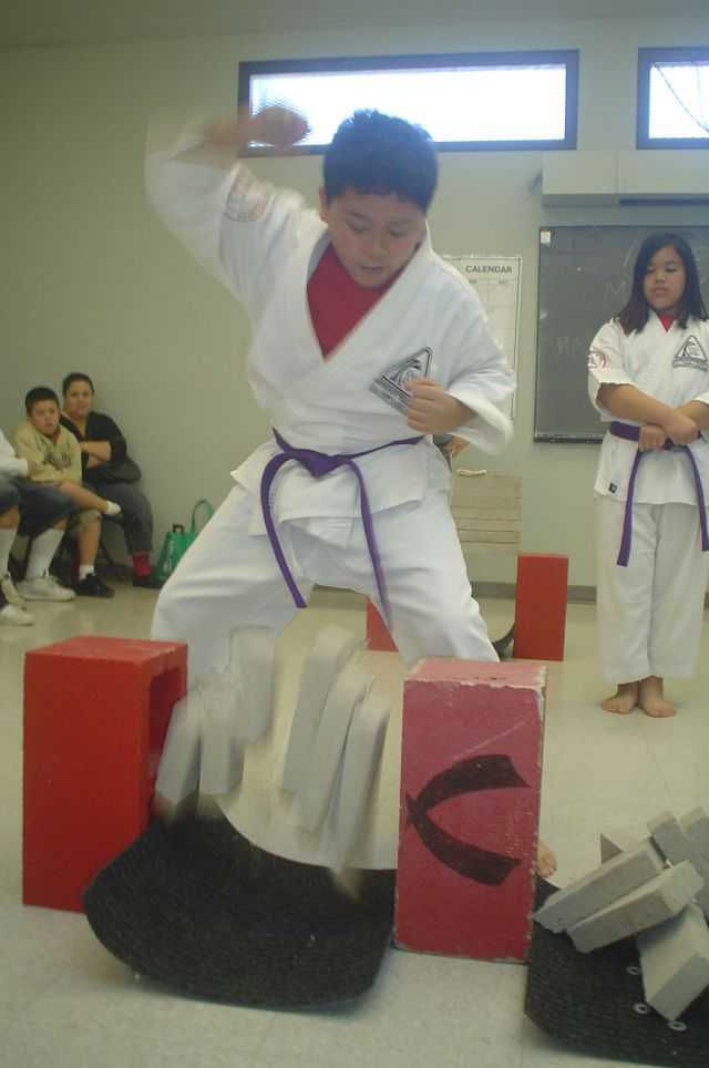 2008Breaking-003