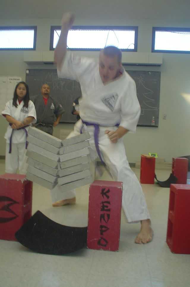 2008Breaking-004
