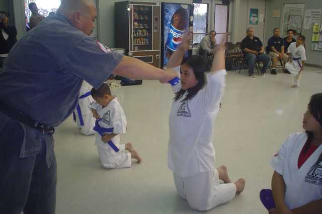 blueBeltPromotion200904-009